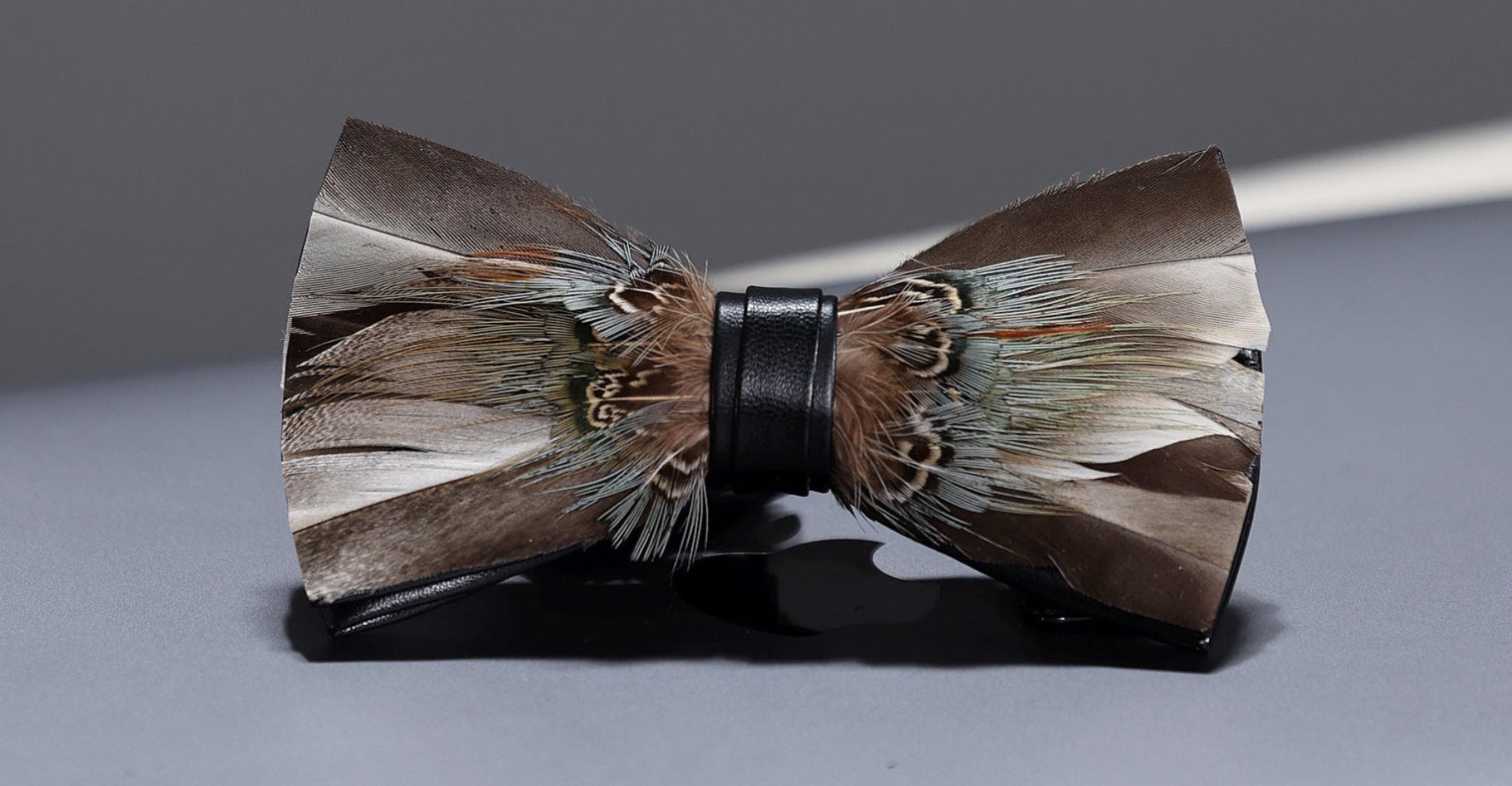Driftwood Wing Feather Bow Tie – kruque
